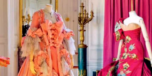 Rochie de la 1750,  inspiraţie pentru colecţia lui Vivienne Westwood din 1996