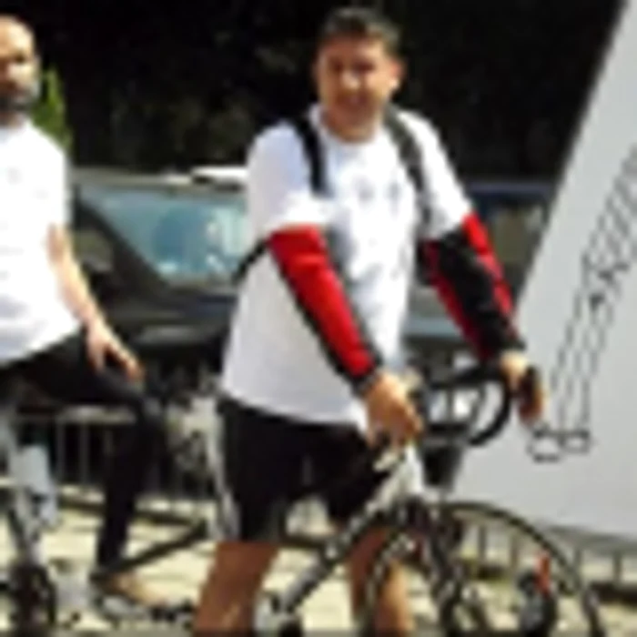 Florin Georgescu, ciclistul nevăzător care a făcut turul României pe bicicletă, va avea un discurs inspiraţional la TEDxBucharest 2013