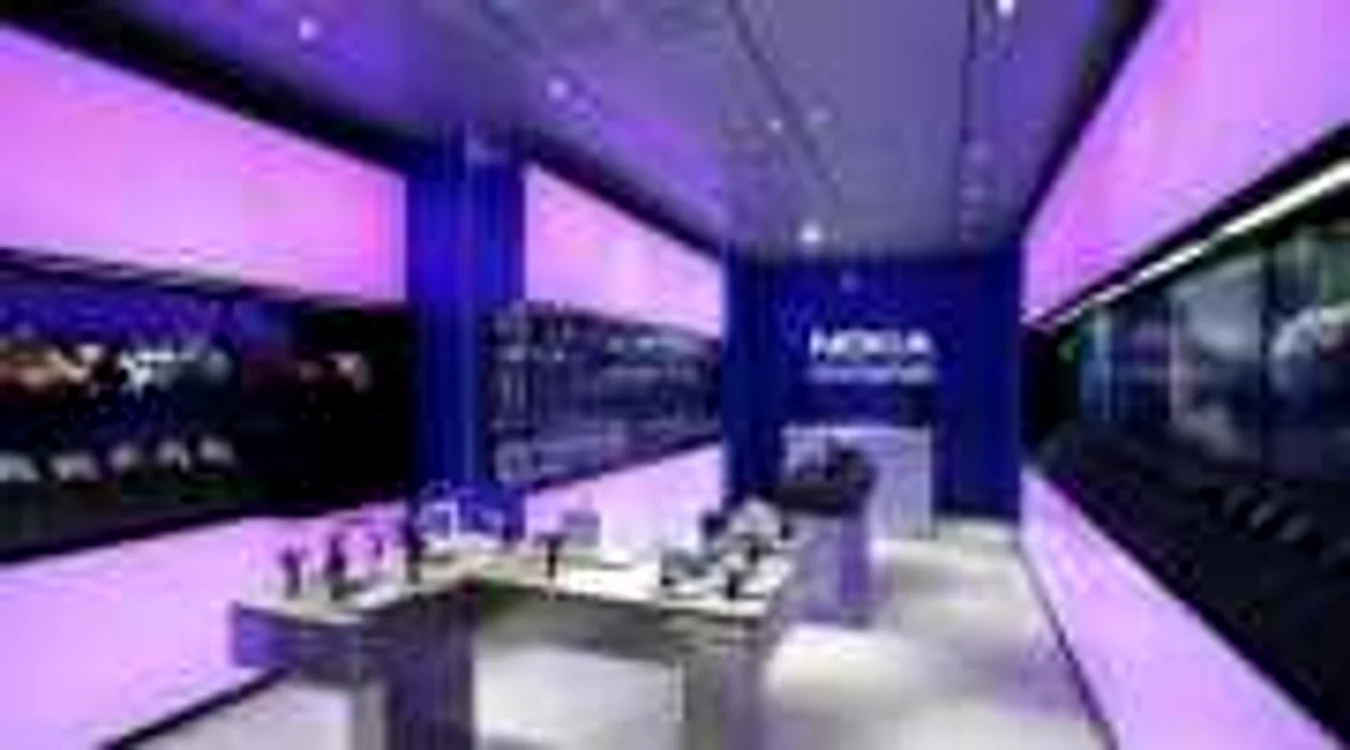 Vânzările şi profitul Nokia, în scădere