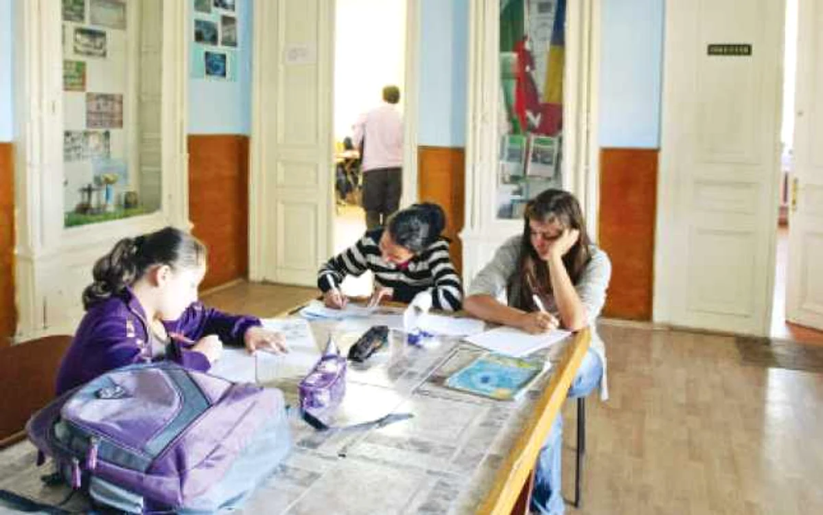 Învăţătoarea Cristiana Anghel va preda la o altă clasă