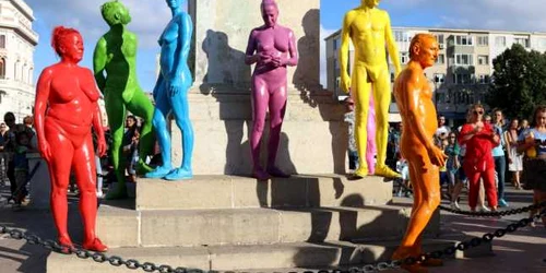 Paradă la Constanţa Sursa Art District 