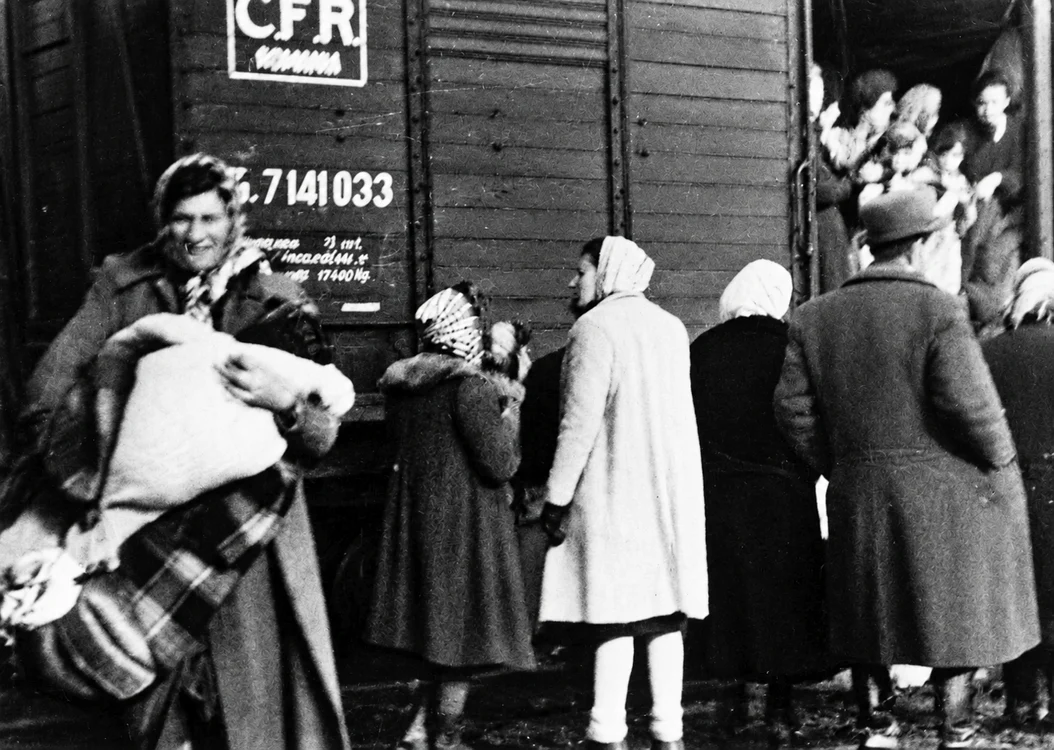 Evrei îmbarcați în trenurile morții