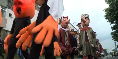 Parada Păpuşilor Vii