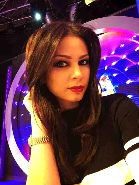 Fanii vedetei sunt îngrijorați pentru ea, dar bruneta îi ține la ochiFoto: Arhiva personală