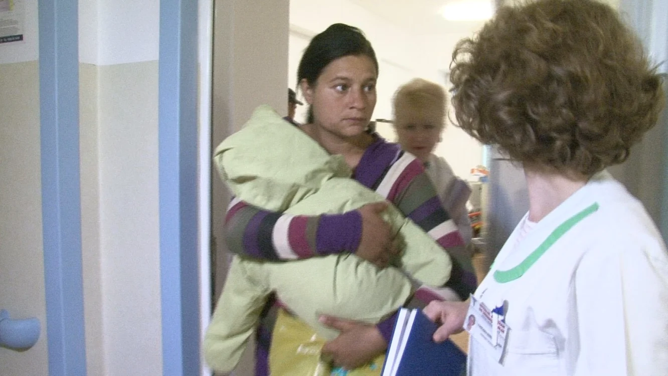 Bebeluşul şi mama sa au fost internaţi în spital Foto Simona VOICU