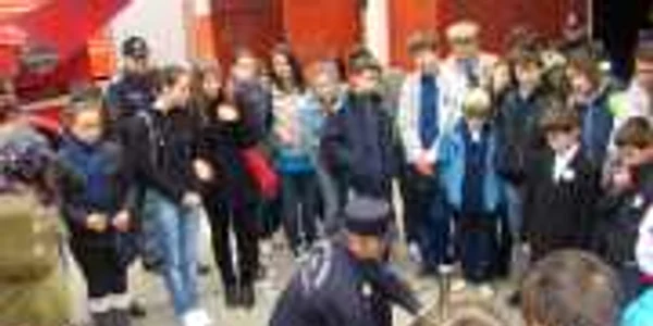 Copiii au fost învăţaţi ce să facă în cazul unui seism 