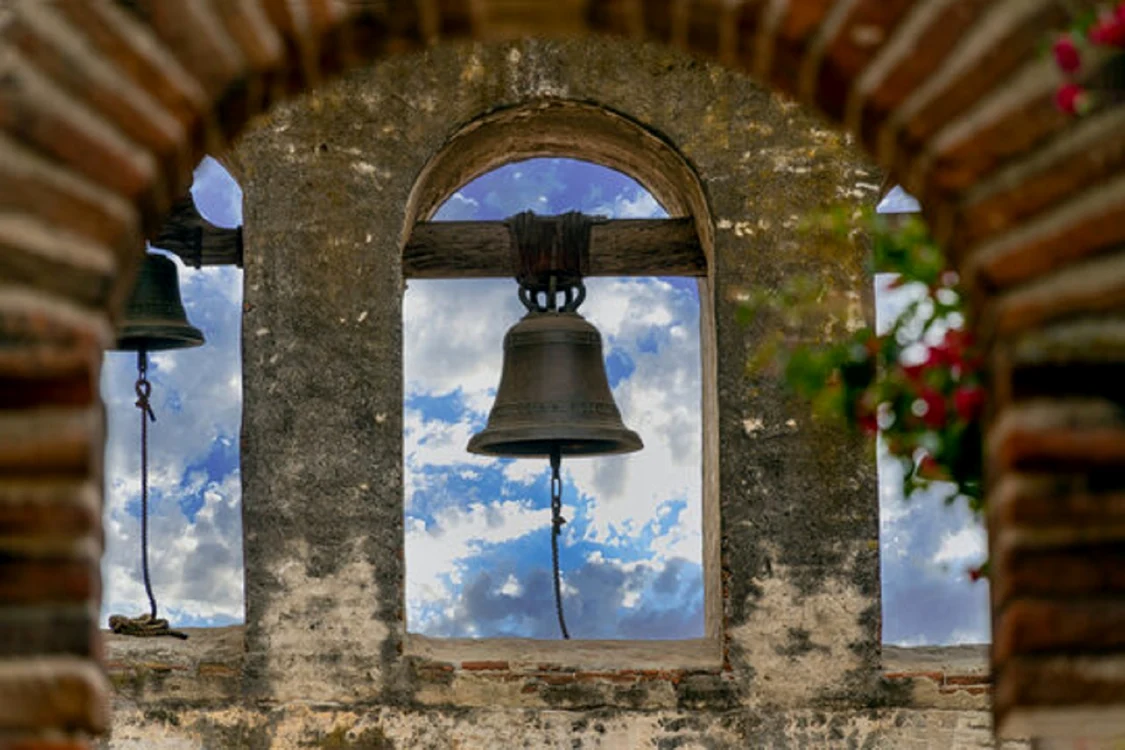 Clopotele bat pentru Iancu chiar și astăzi / foto: Adobe Stock