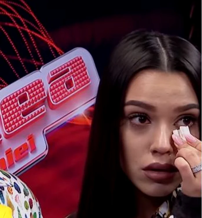 Karmen a urmărit prestația surorii sale cu ochii în lacrimi
