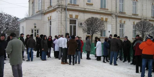 Botoşani: Angajaţii de la Psihiatrie au făcut un protest spontan