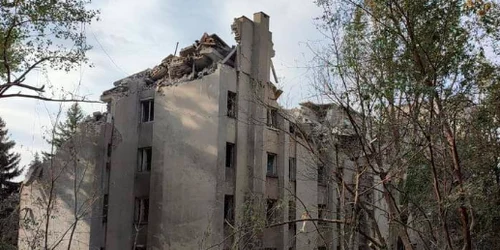 Forțele ucrainene au atacat hotelul Donbas din Kadiivka FOTO Twitter Giorgi Revishvili