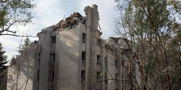 Forțele ucrainene au atacat hotelul Donbas din Kadiivka FOTO Twitter Giorgi Revishvili