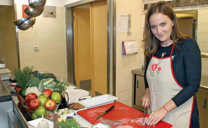 
    Chef Ashlie Dias i-a  arătat cât de uşor  se găteşte raţa  