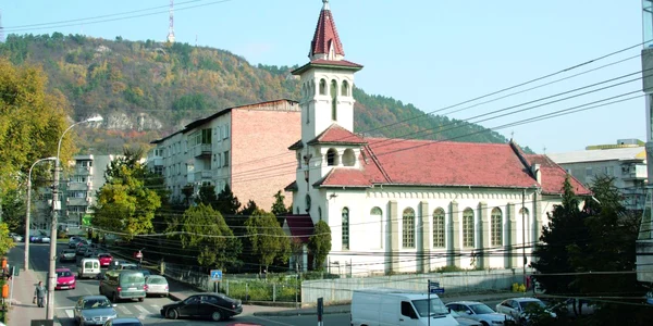 Neamţ: Biserica Catolică din Centru va fi demolată