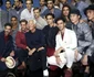 Designerul de moda italian Giorgio Armani pozează cu modele după prezentarea colecţiei Giorgio Armani primăvară-vară 2016-2017 la Milano Italia FOTO AP / Luca Bruno