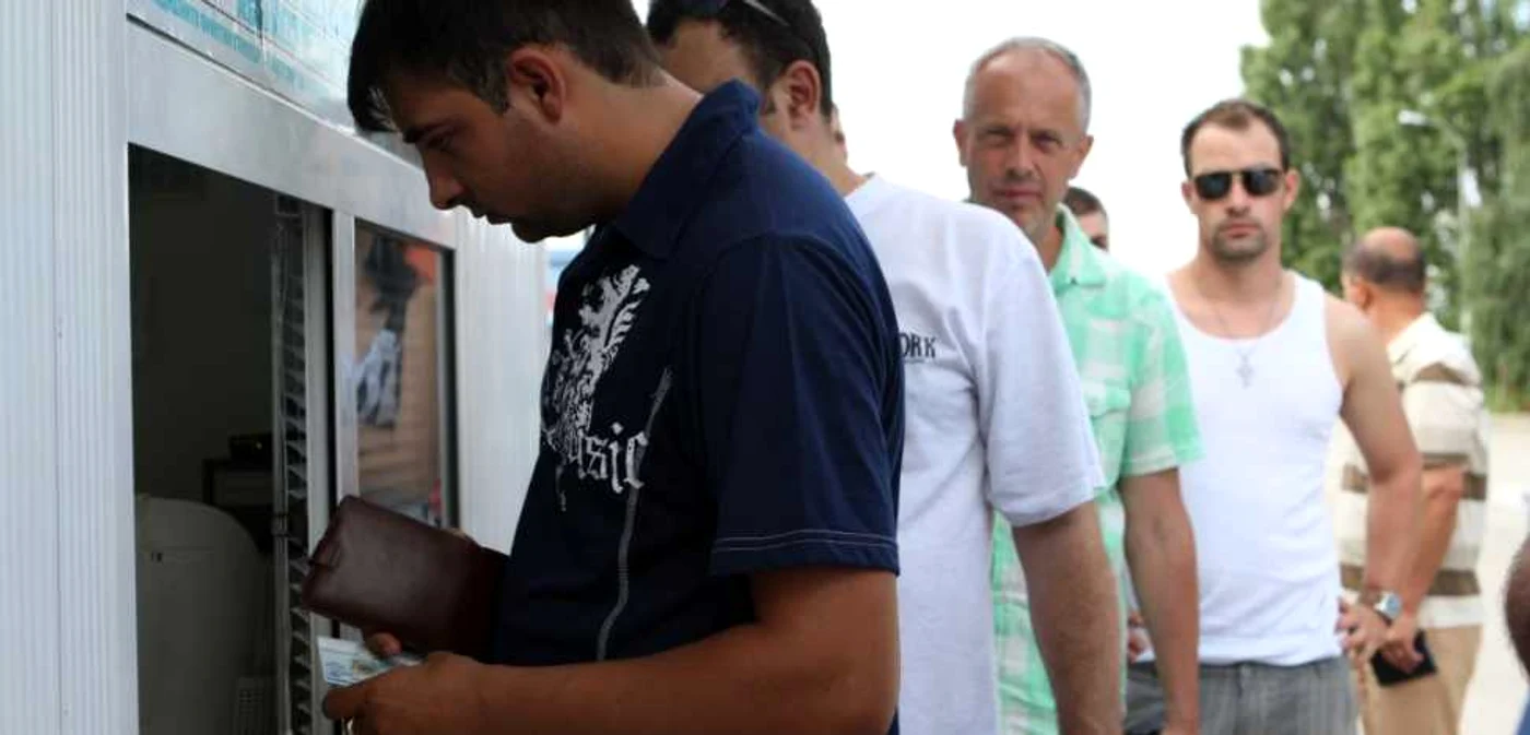 CNADNR ar vrea ca rovinieta să fie cumpărată numai de la terminale cu operatori, fiind excluse cele automate
