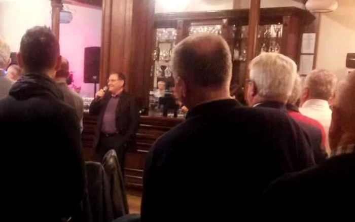 Fostul şef al Poliţiei Cluj le-a cântat "Treceţi batalioane române, Carpaţii!"