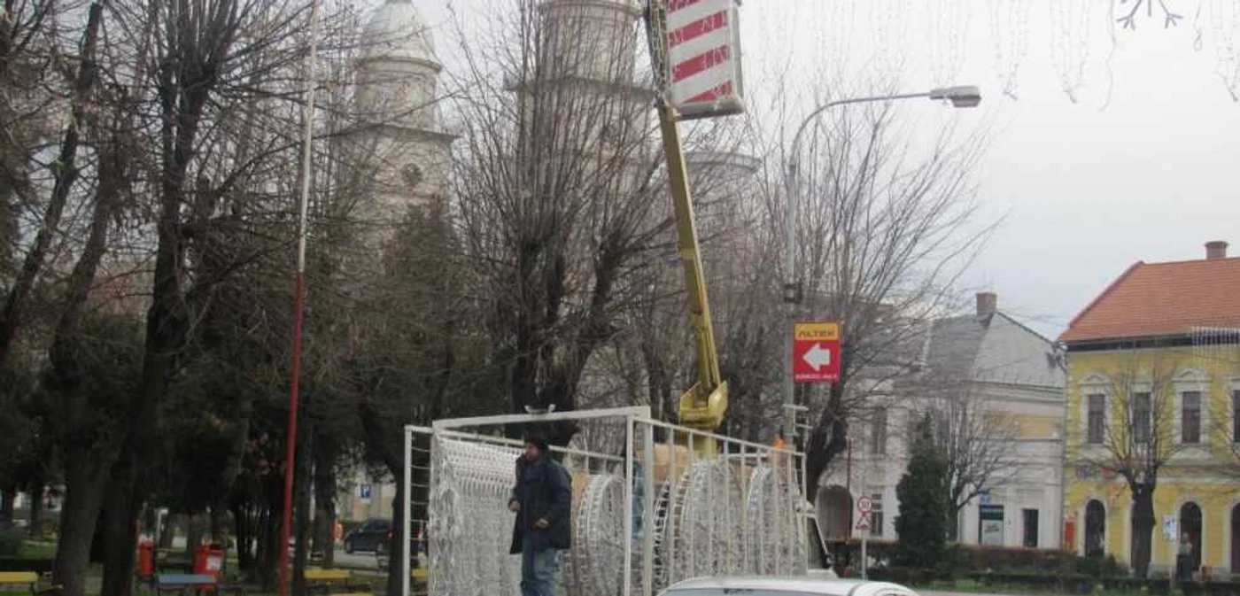Ornamentele au fost aplicate ieri