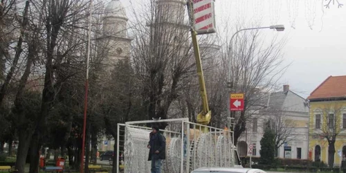 Ornamentele au fost aplicate ieri