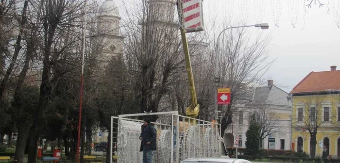Ornamentele au fost aplicate ieri