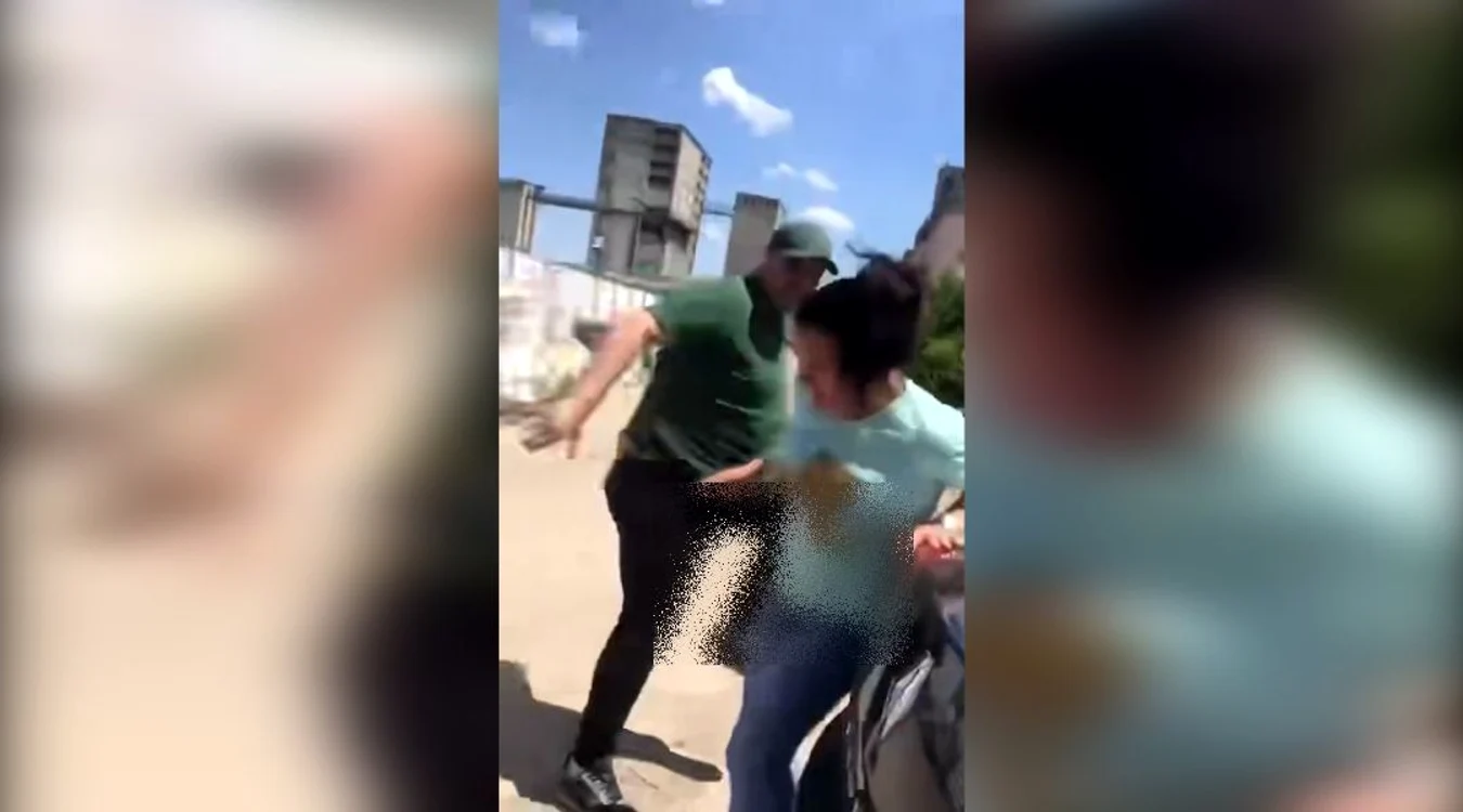 Femeile au fost lovite de patron. FOTO Opinia Timișoarei