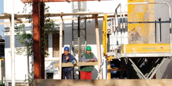 S-au reluat lucrările  pe şantierul morţii