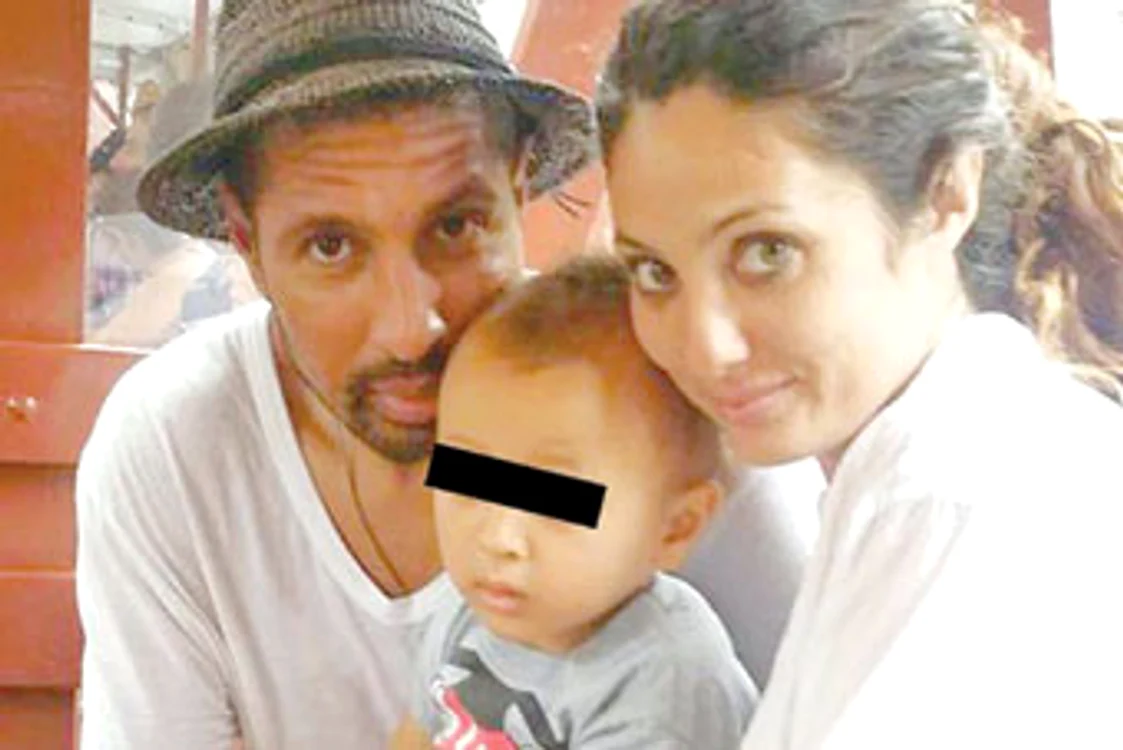 Cântăreaţa, alături de Jeremy şi de fiul lor, pe vremea când formau o familie fericită 