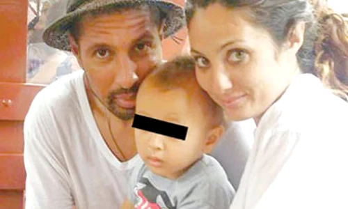 Cântăreaţa, alături de Jeremy şi de fiul lor, pe vremea când formau o familie fericită  jpeg