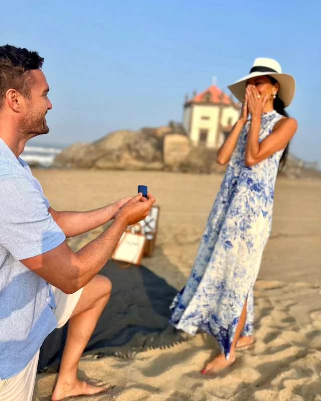 Nicole Scherzinger s-a logodit cu Thom Evans