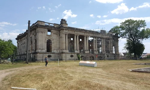 Micul Trianon de la Florești sau ce face omul când vrea să arate că are bani jpeg