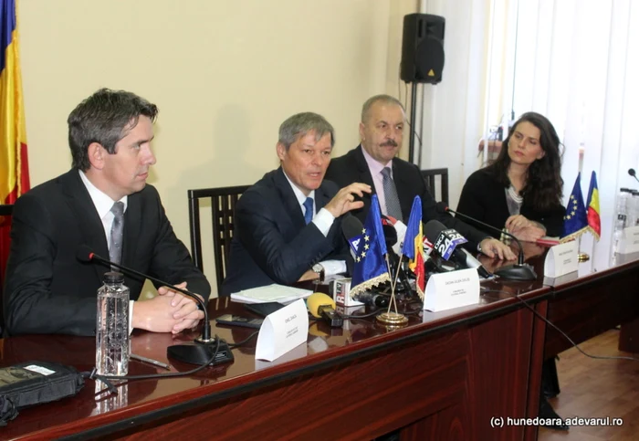 Dacian Cioloş, la Petroşani. FOTO: Daniel Guţă. ADEVĂRUL.