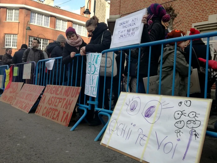 200 de oameni au protestat la Iaşi FOTO Arhivă personală