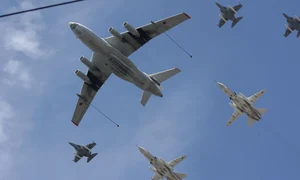 Lupta pentru pace cu avioane de luptă jpeg