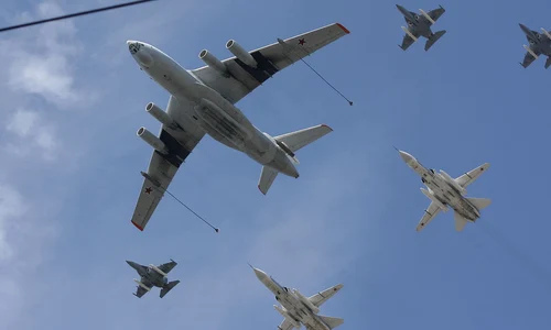 Lupta pentru pace cu avioane de luptă jpeg