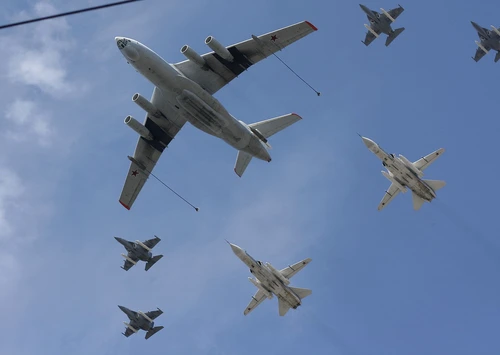 Lupta pentru pace cu avioane de luptă jpeg