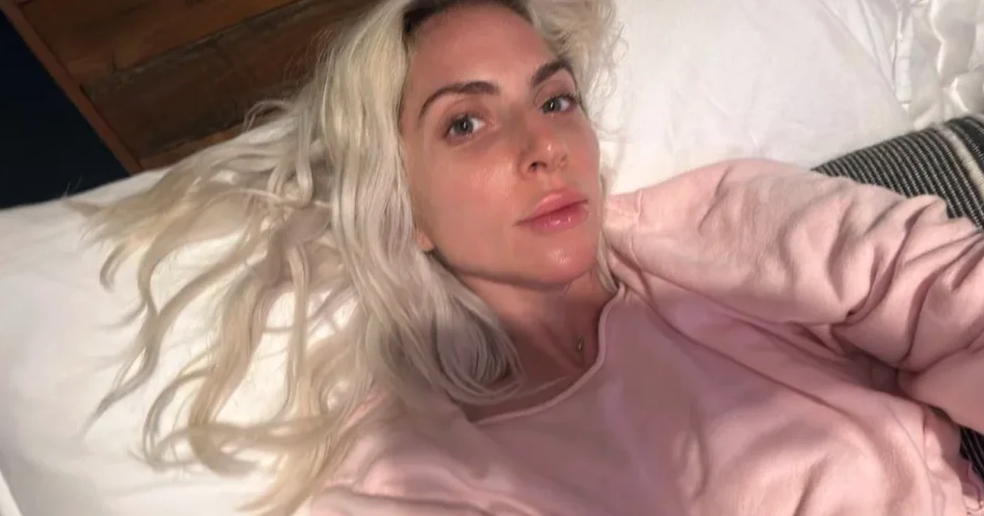 Cum arată Lady Gaga, fără machiaj și filtre