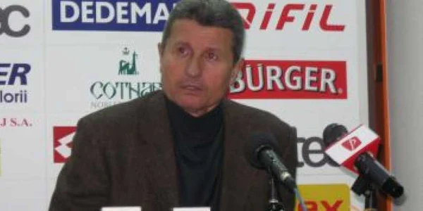 Neamţ: Antrenorul Mulţescu vrea transferuri la Ceahlăul