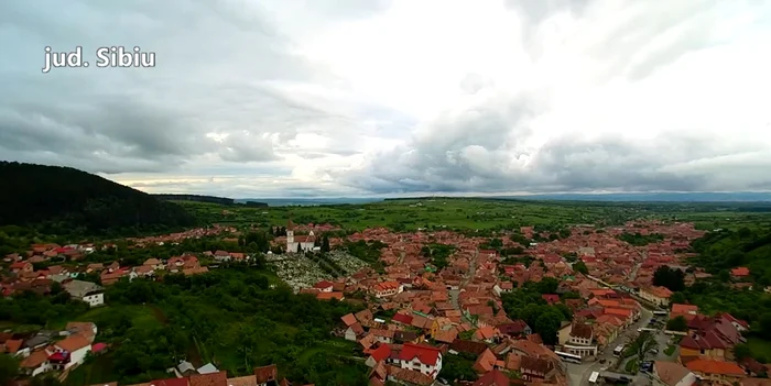 Rășinari Sibiu văzut din dronă pe unde va trece Centura Ocolitoare Sibiu Sud Captură video FB