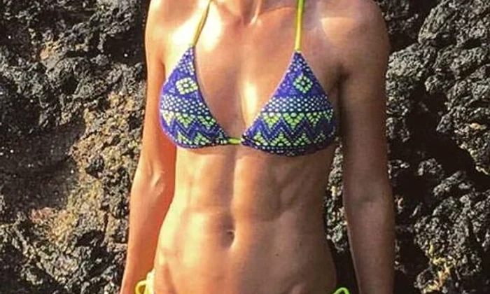 Lorena Menghia abdomen perfect jpeg