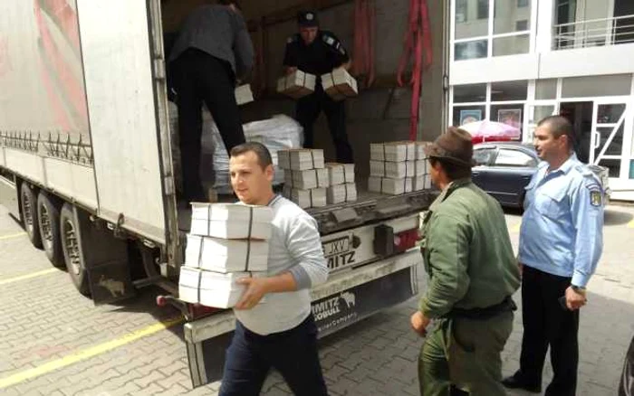 Buletinele de vot au ajuns astăzi în Vrancea FOTO: Tiberiu Condrea