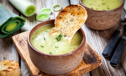 Supa crema de praz  Sursa foto shutterstock 376444021 jpg