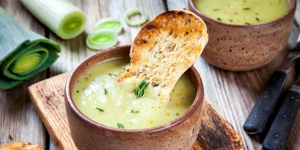 Supa crema de praz  Sursa foto shutterstock 376444021 jpg