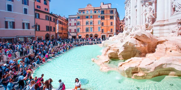 Fontana di Trevi FOTO Shutterstock jpg