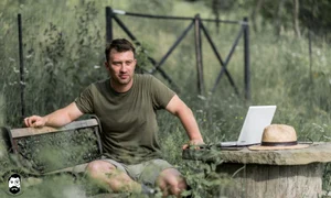 „Singura lume reală și singura șansă rămasă”   interviu cu Andy HERTZ jpeg