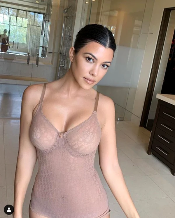 3 kourtney kardashian sexy png png