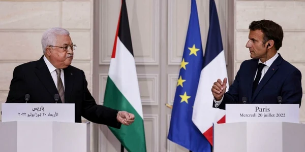 Preşedintele francez Emmanuel Macron cu omologul său palestinian Mahmoud Abbas foto twitter
