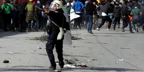 Migranţi la graniţa dintre Turcia şi Grecia FOTO EPA-EFE