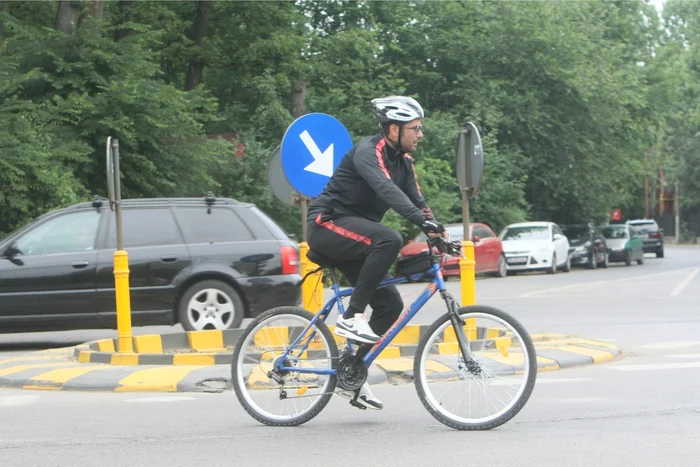 Adrian Mutu a preferat să ia bicicleta la o tură prin Băneasa