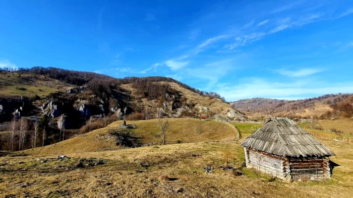 fundatura ponorului primavara foto tiberiu maris facebook