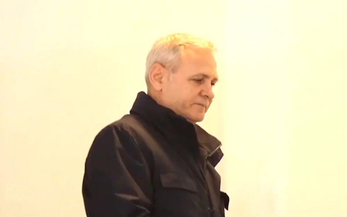 
    Liviu Dragnea a fost adus miercuri dimineaţa în jurul orei 08.20 cu duba de la Penitenciarul Rahovafoto: captură video Antena 3  