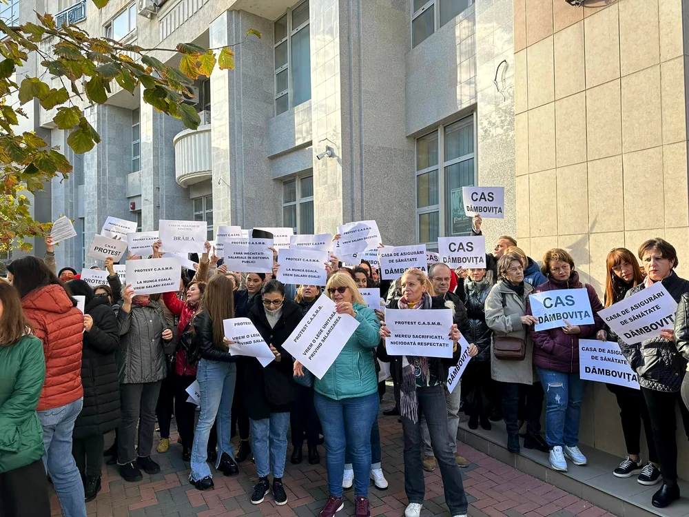 Protest in fata CNAS - Foto Facebook